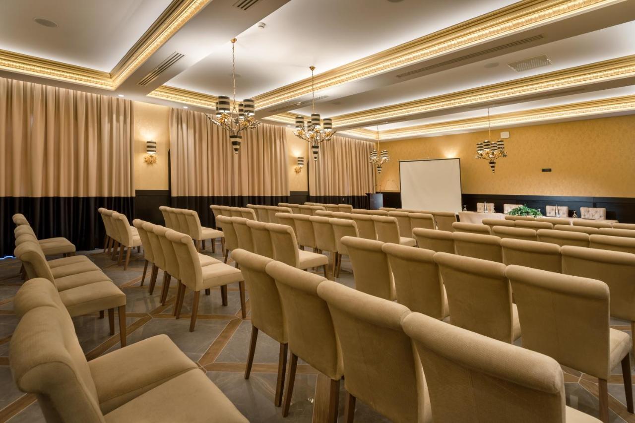 Kyniska Palace Conference & Spa 米斯特拉斯 外观 照片